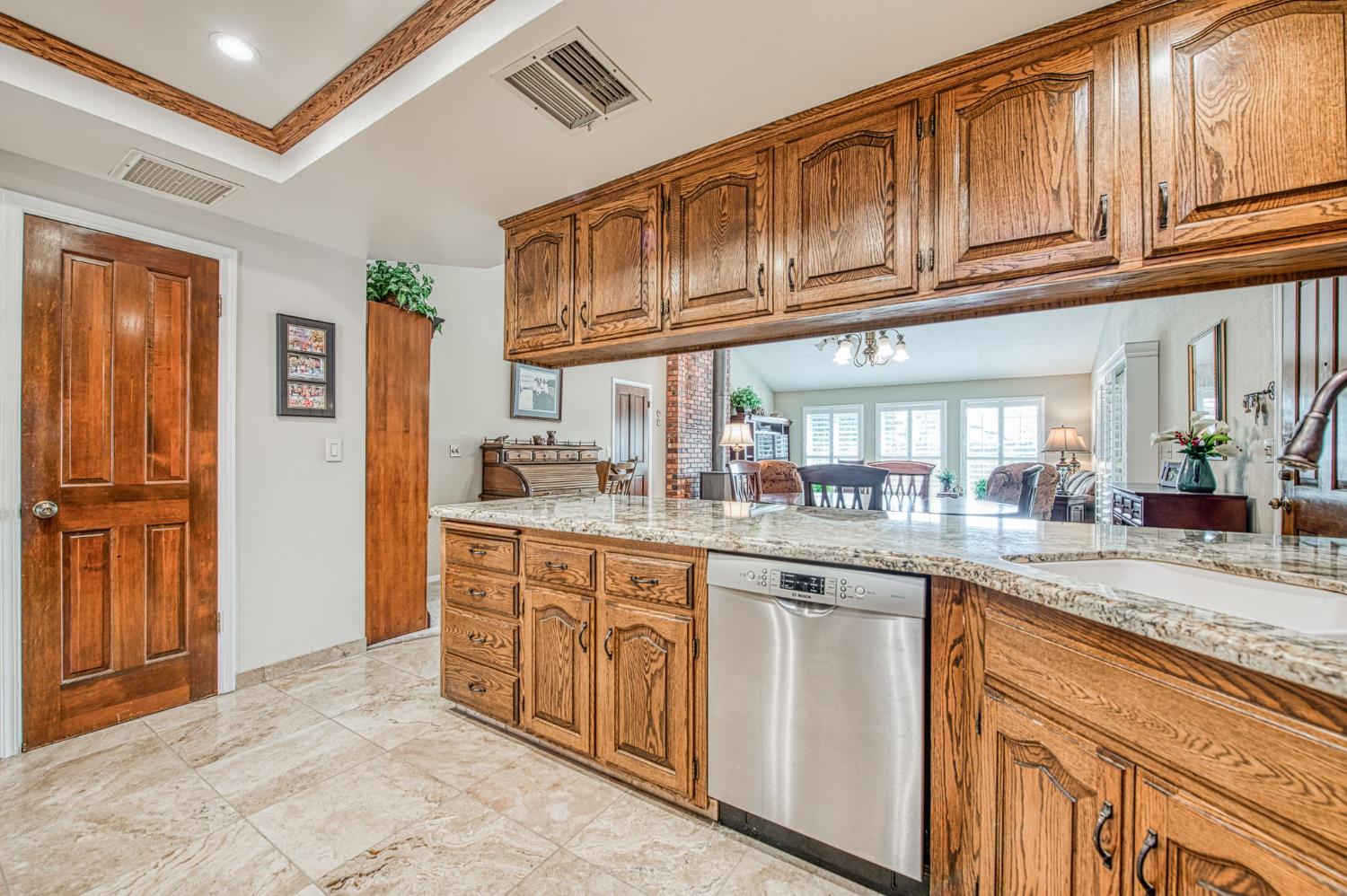 1167 Mill St, Selma, CA 93662