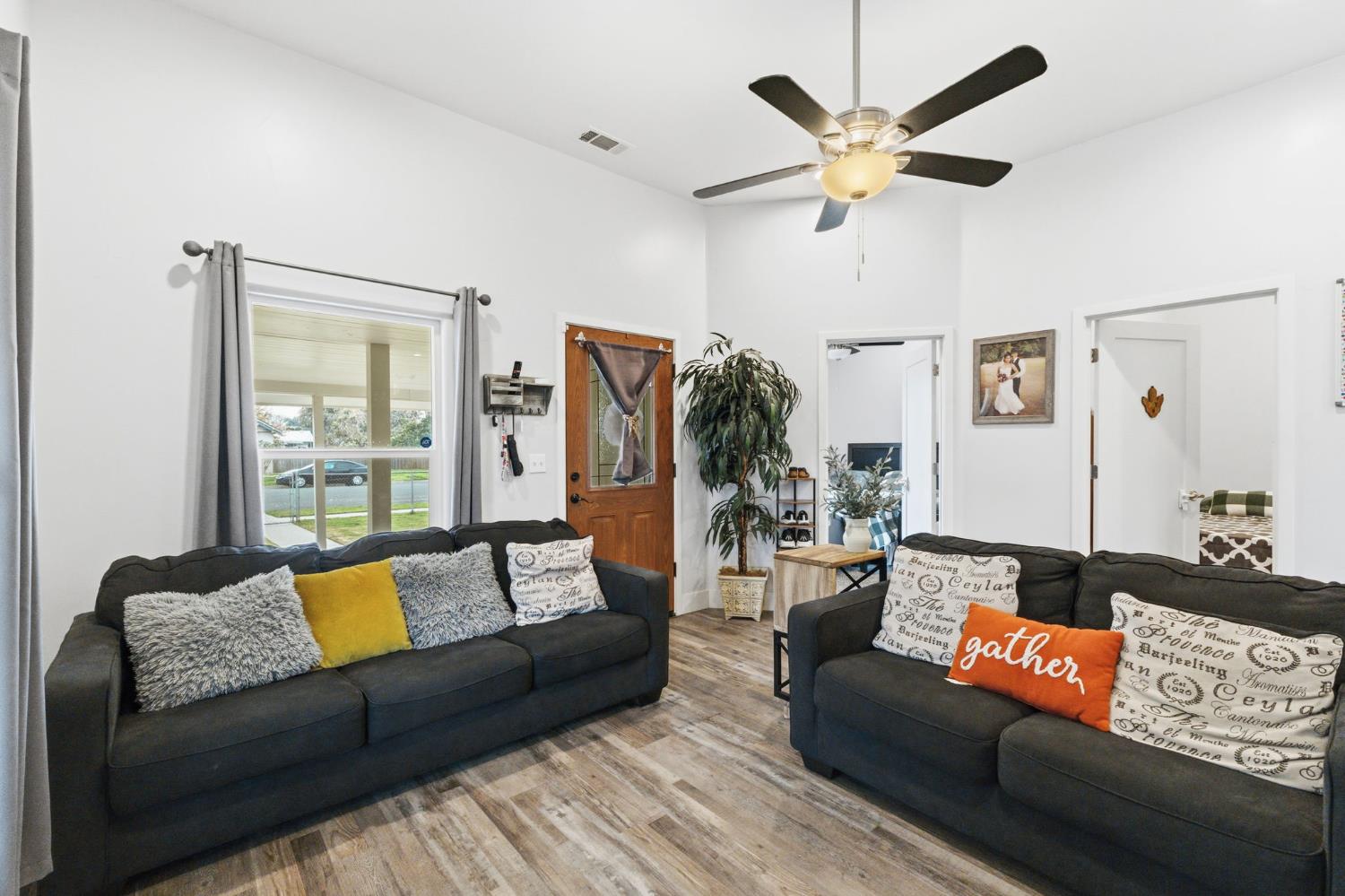 1044 K St, Reedley, CA 93654