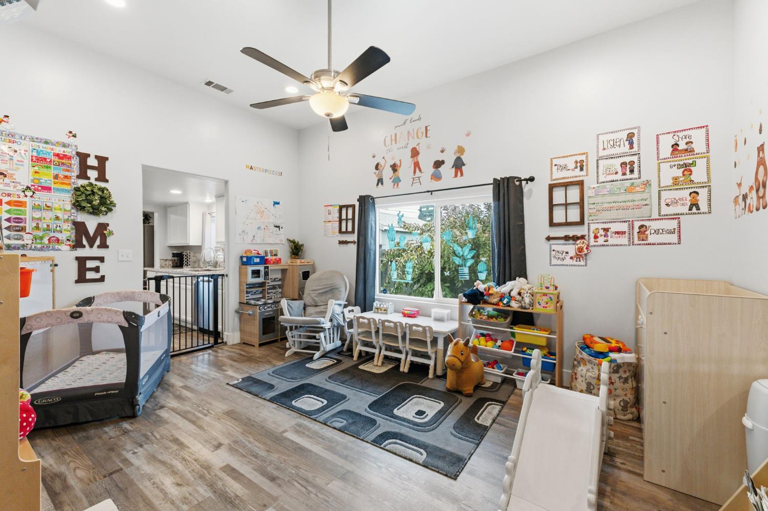 1044 K St, Reedley, CA 93654