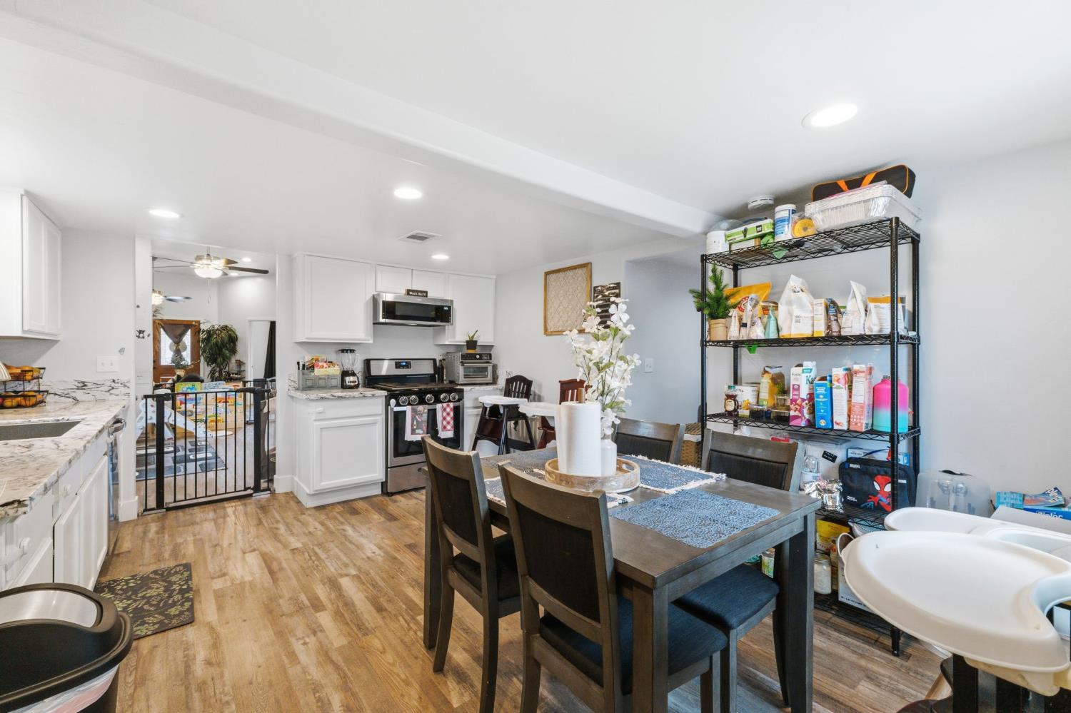 1044 K St, Reedley, CA 93654