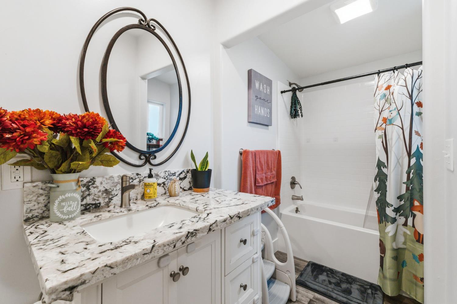 1044 K St, Reedley, CA 93654