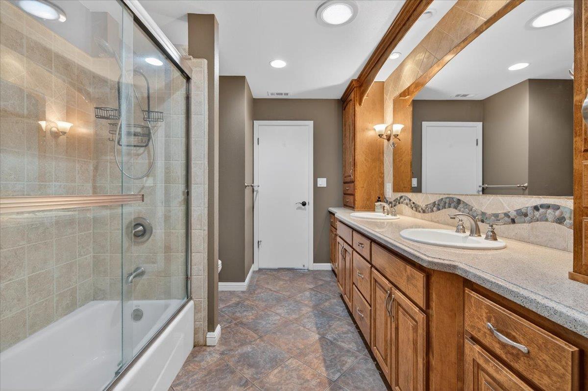 31814 Lockwood Ln, Prather, CA 93651