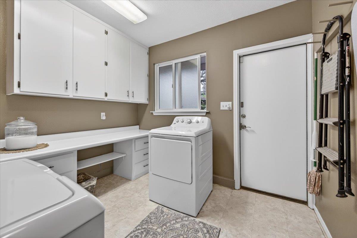 31814 Lockwood Ln, Prather, CA 93651