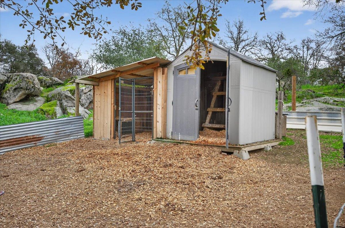 31814 Lockwood Ln, Prather, CA 93651