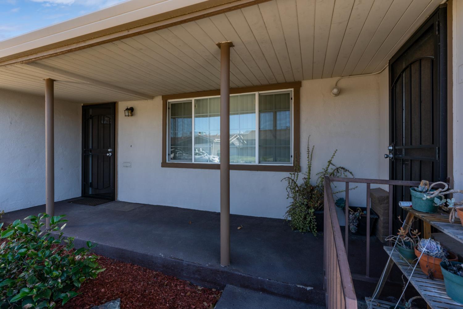 1402 S Nevada Ave, Los Banos, CA 93635