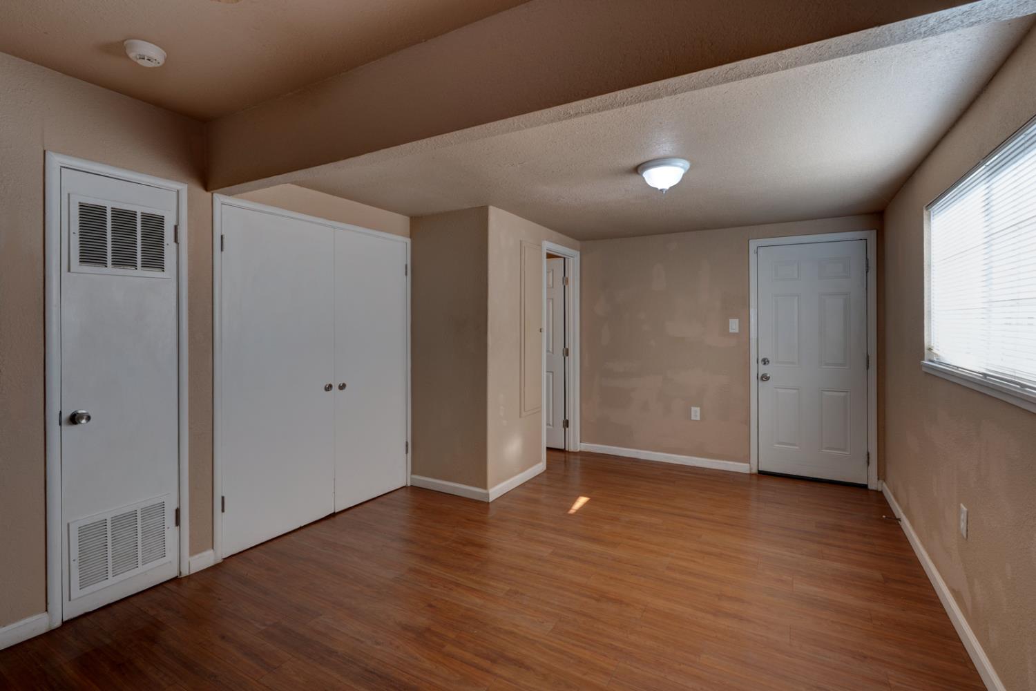 1402 S Nevada Ave, Los Banos, CA 93635