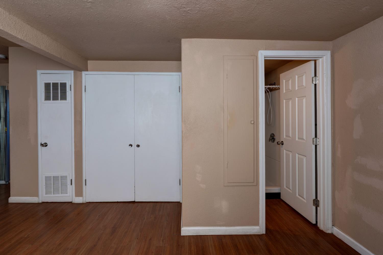 1402 S Nevada Ave, Los Banos, CA 93635