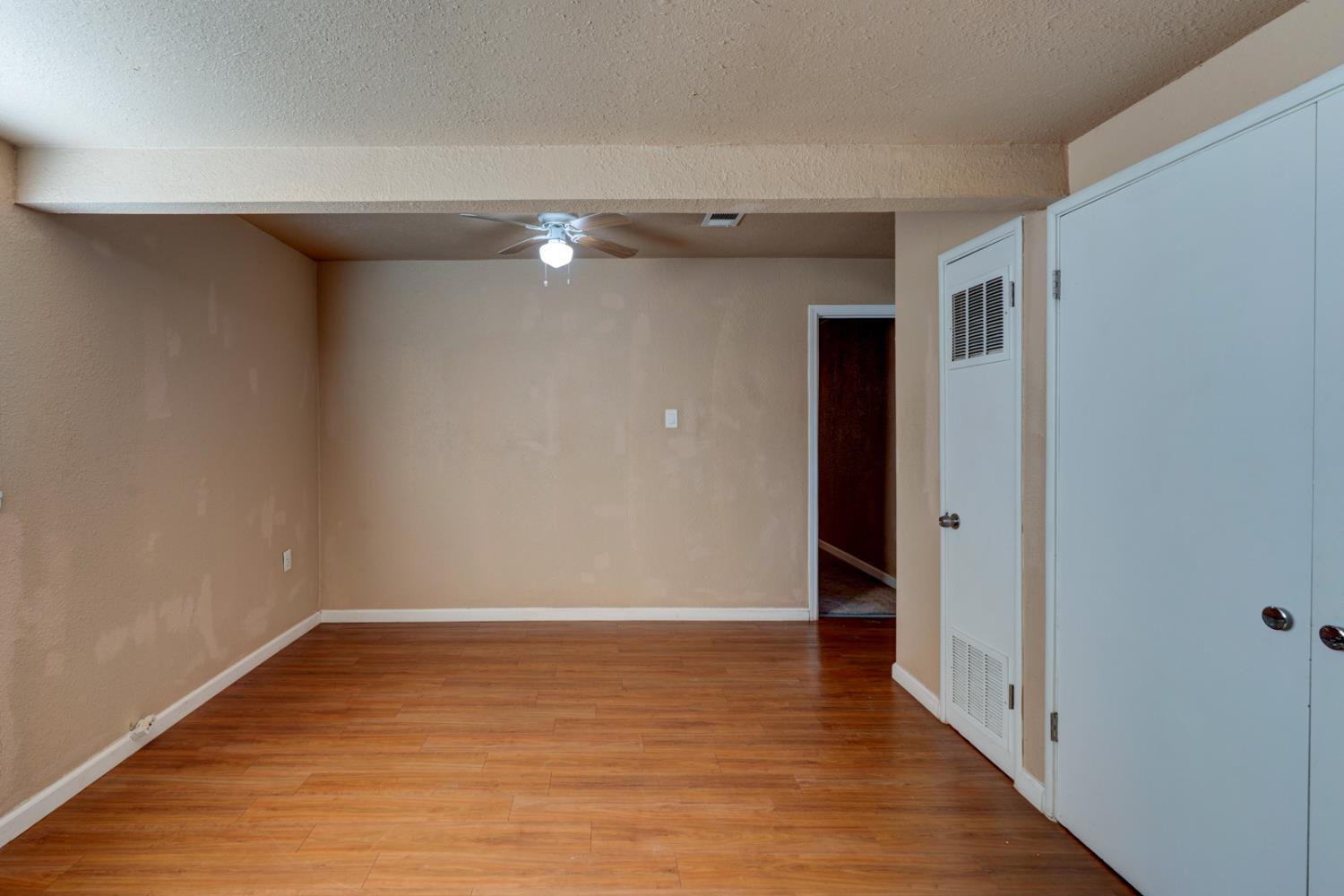 1402 S Nevada Ave, Los Banos, CA 93635