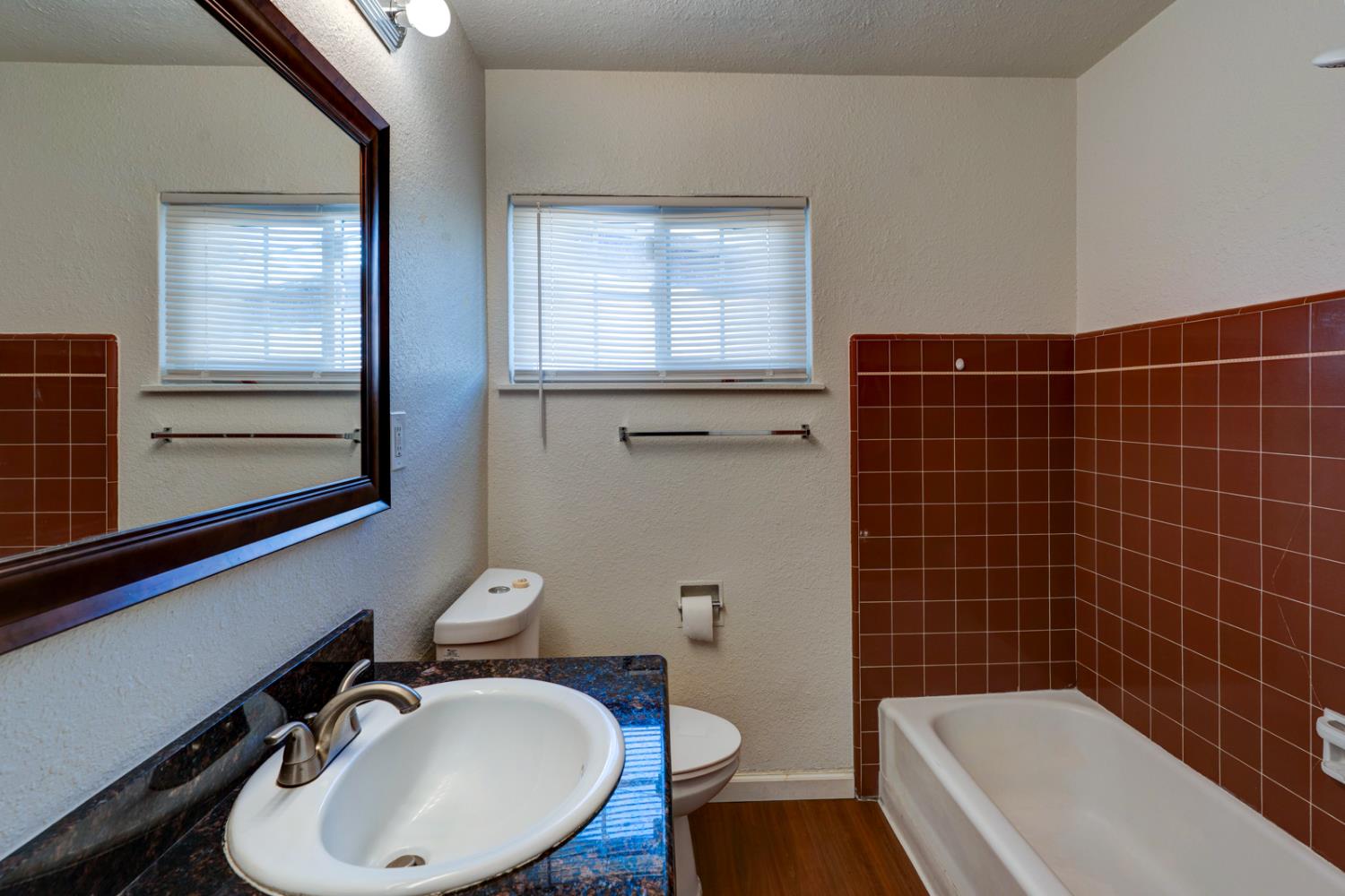 1402 S Nevada Ave, Los Banos, CA 93635