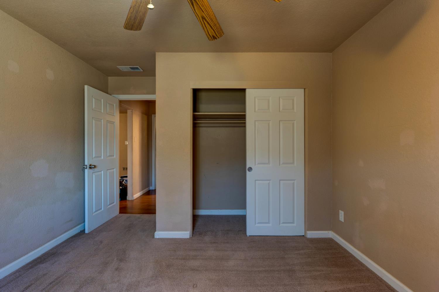 1402 S Nevada Ave, Los Banos, CA 93635