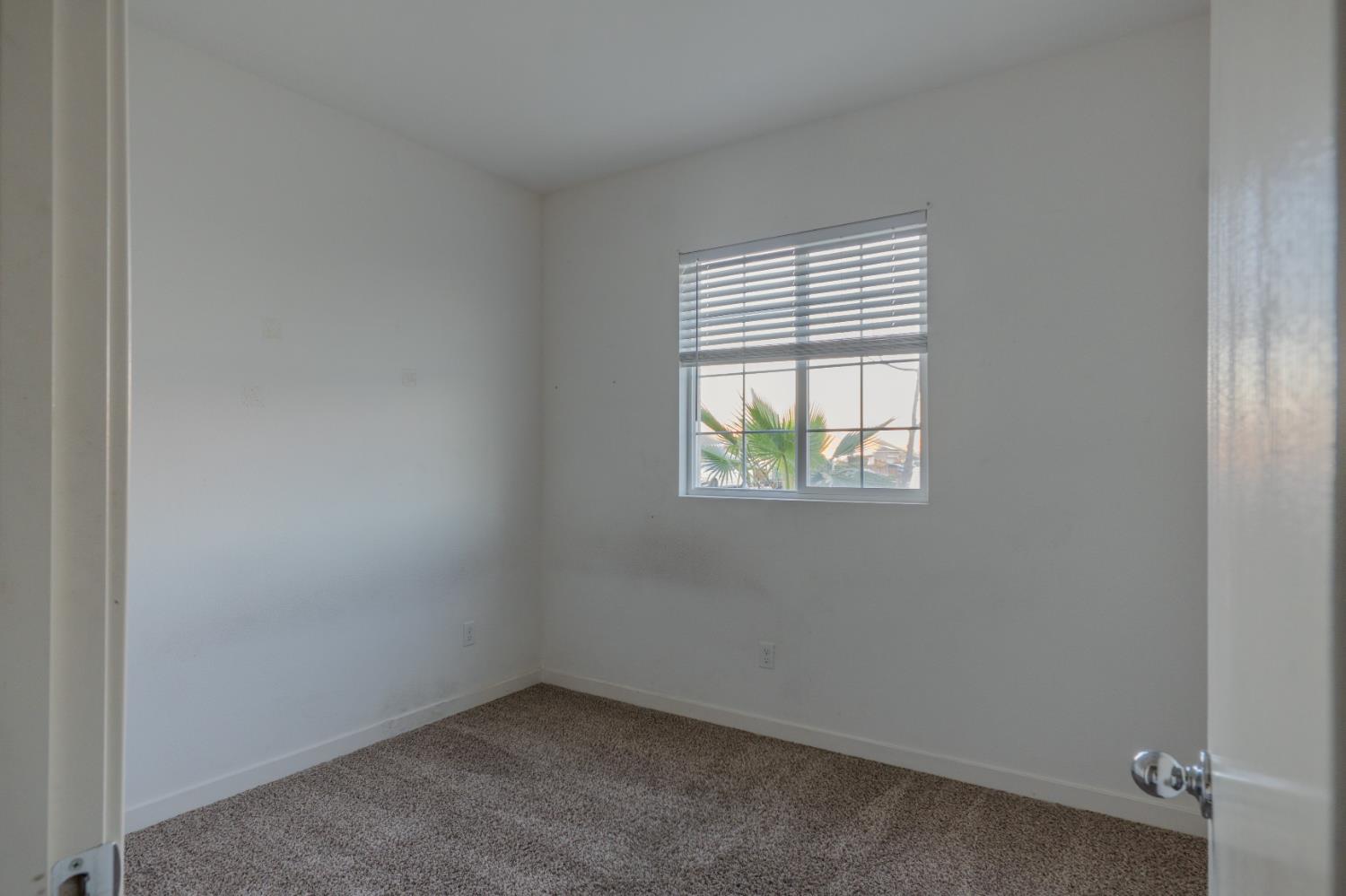 1705 Spadafore St, Los Banos, CA 93635