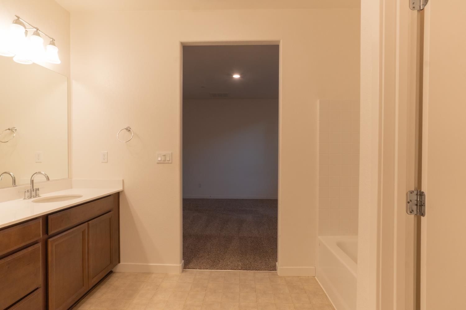 1705 Spadafore St, Los Banos, CA 93635