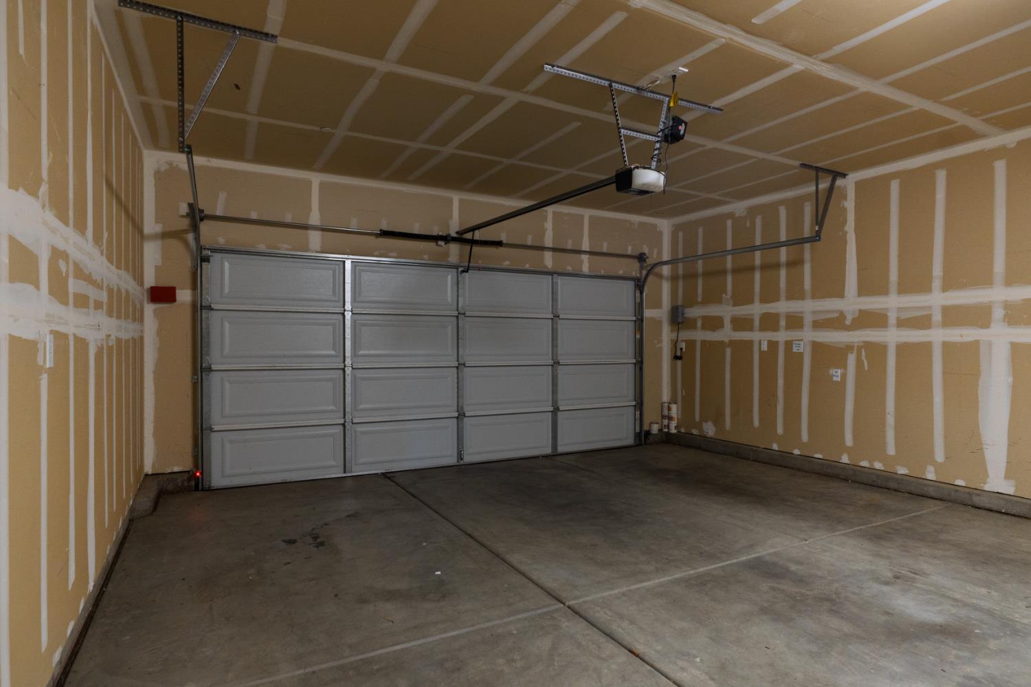 1705 Spadafore St, Los Banos, CA 93635