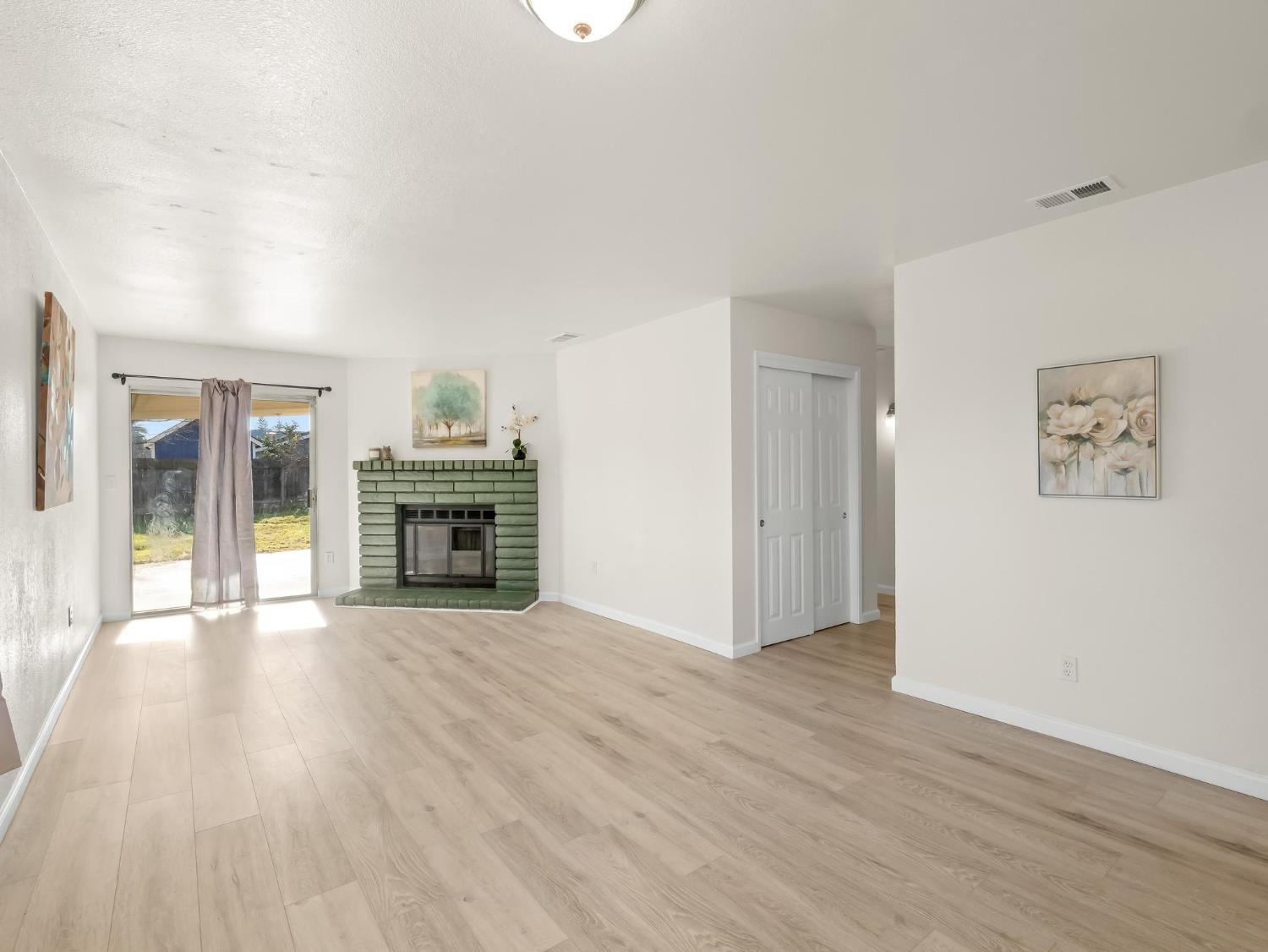 4359 W Cardiff Ave, Fresno, CA 93722