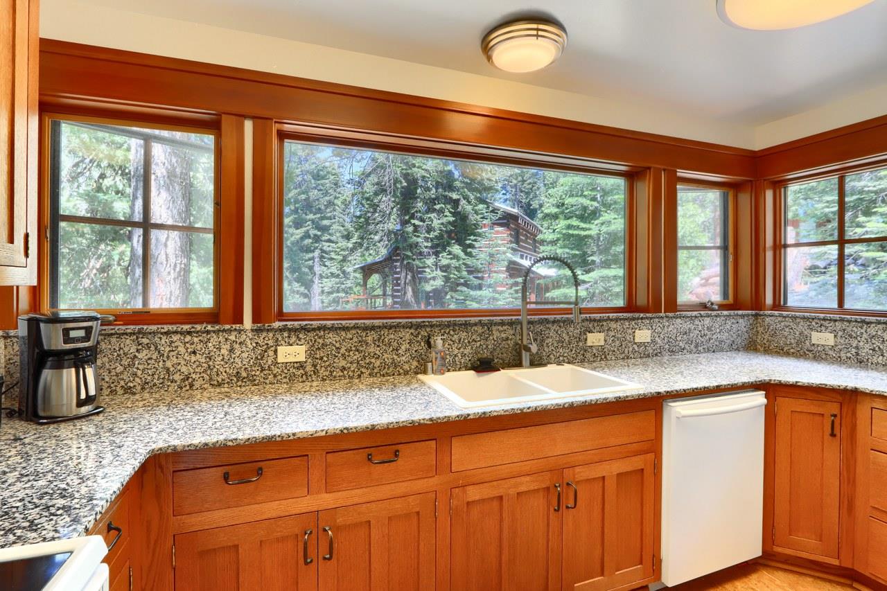 7475 Henness Cir, Yosemite West, CA 95389