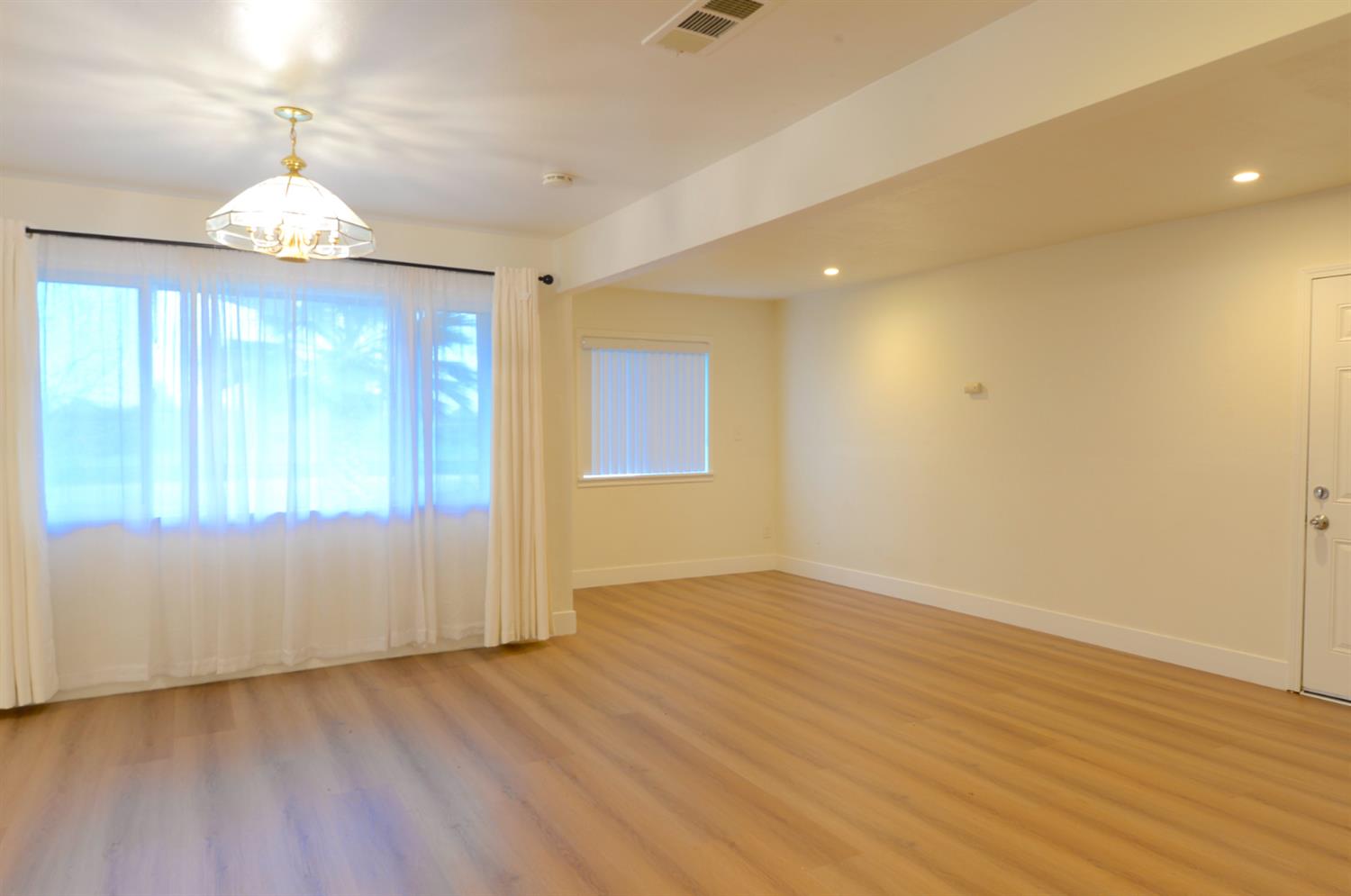 6567 N Clark St, Fresno, CA 93710