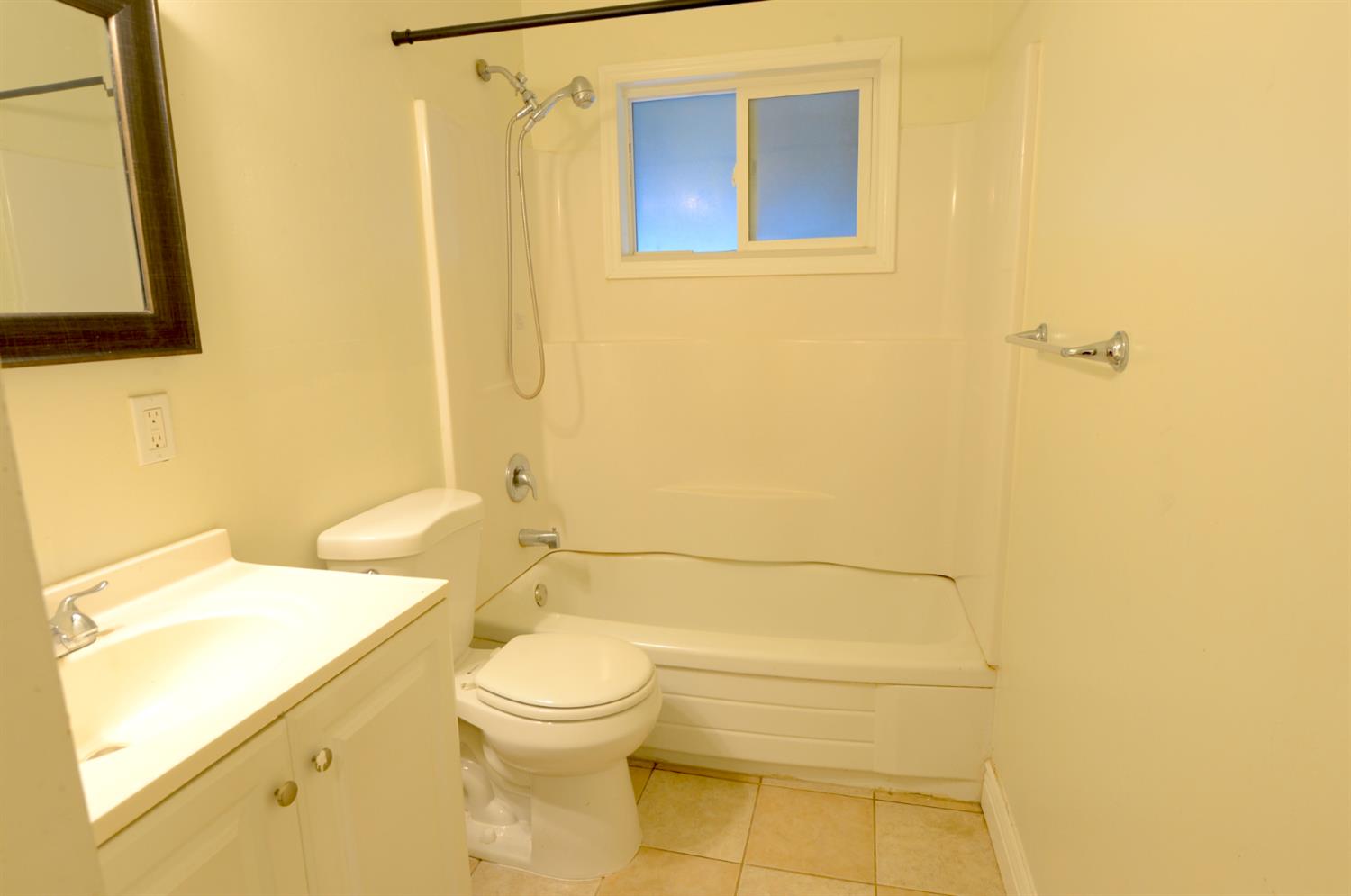 6567 N Clark St, Fresno, CA 93710