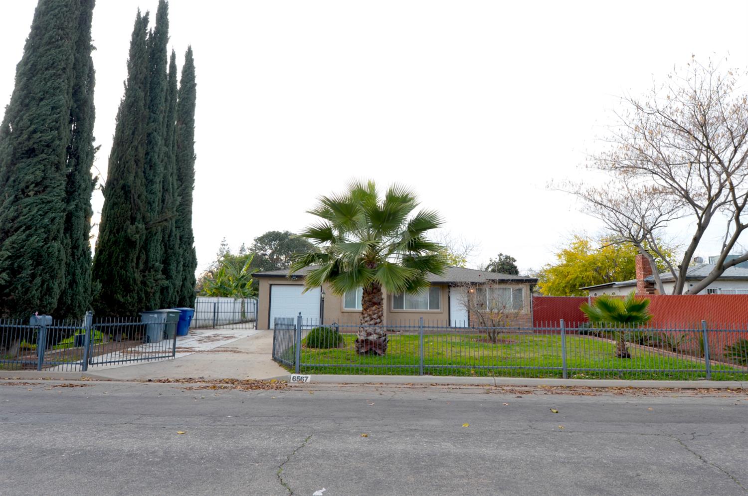 6567 N Clark St, Fresno, CA 93710