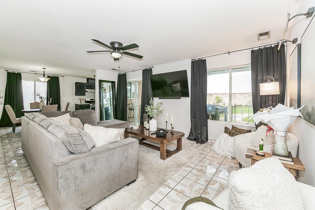 201 Exie Ln, Dinuba, CA 93618