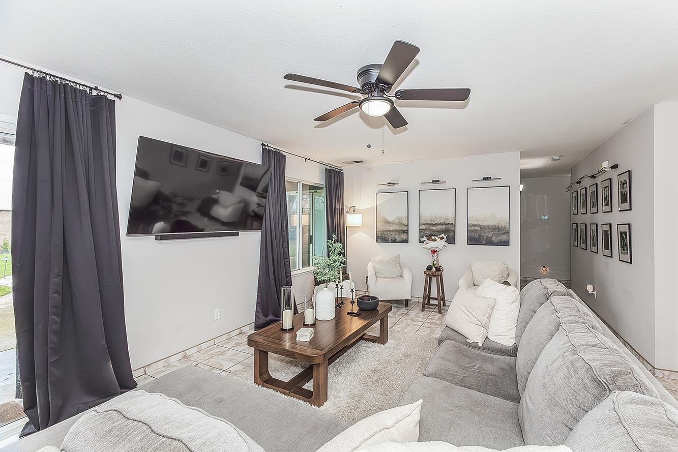 201 Exie Ln, Dinuba, CA 93618