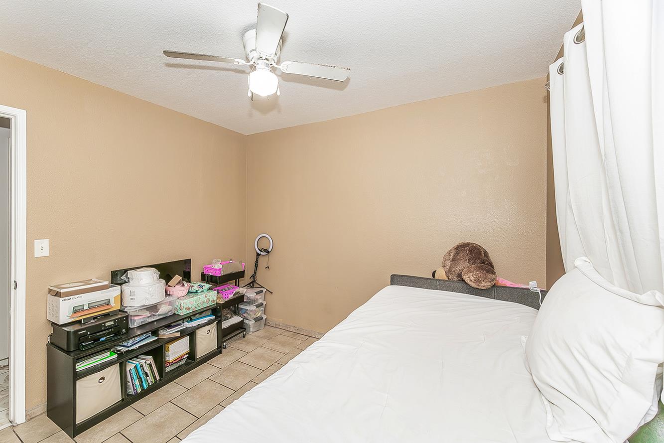 201 Exie Ln, Dinuba, CA 93618