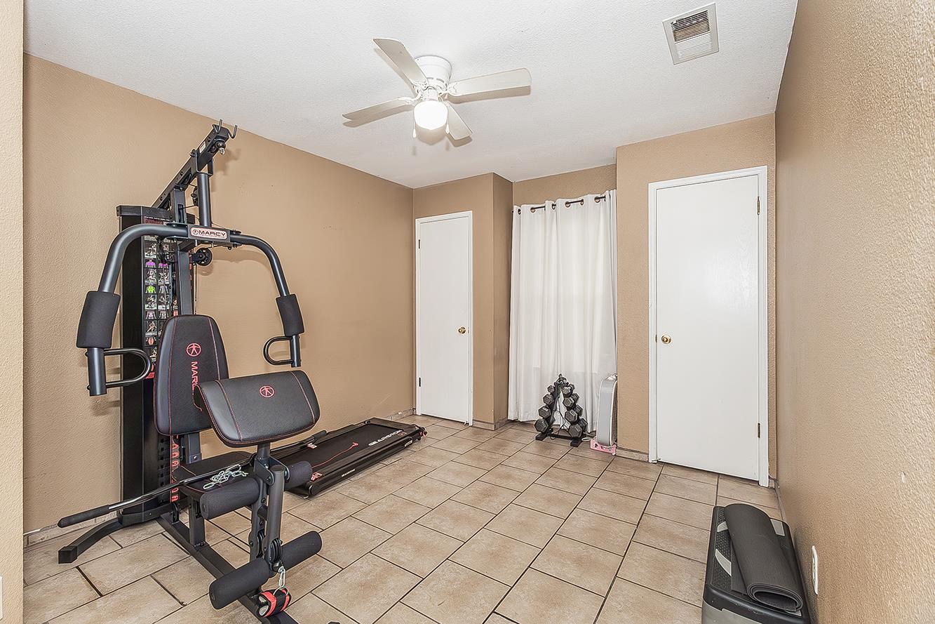 201 Exie Ln, Dinuba, CA 93618