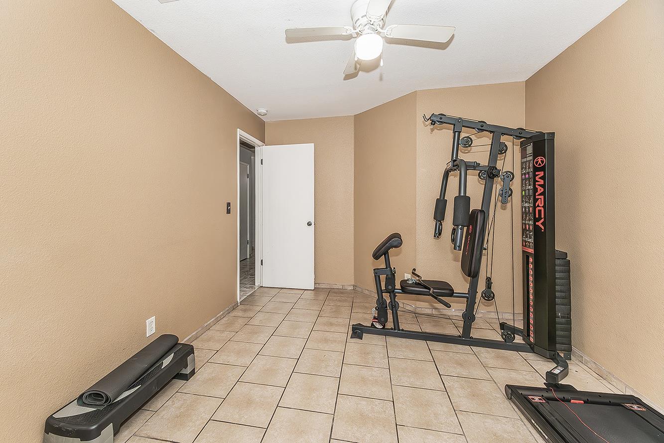 201 Exie Ln, Dinuba, CA 93618