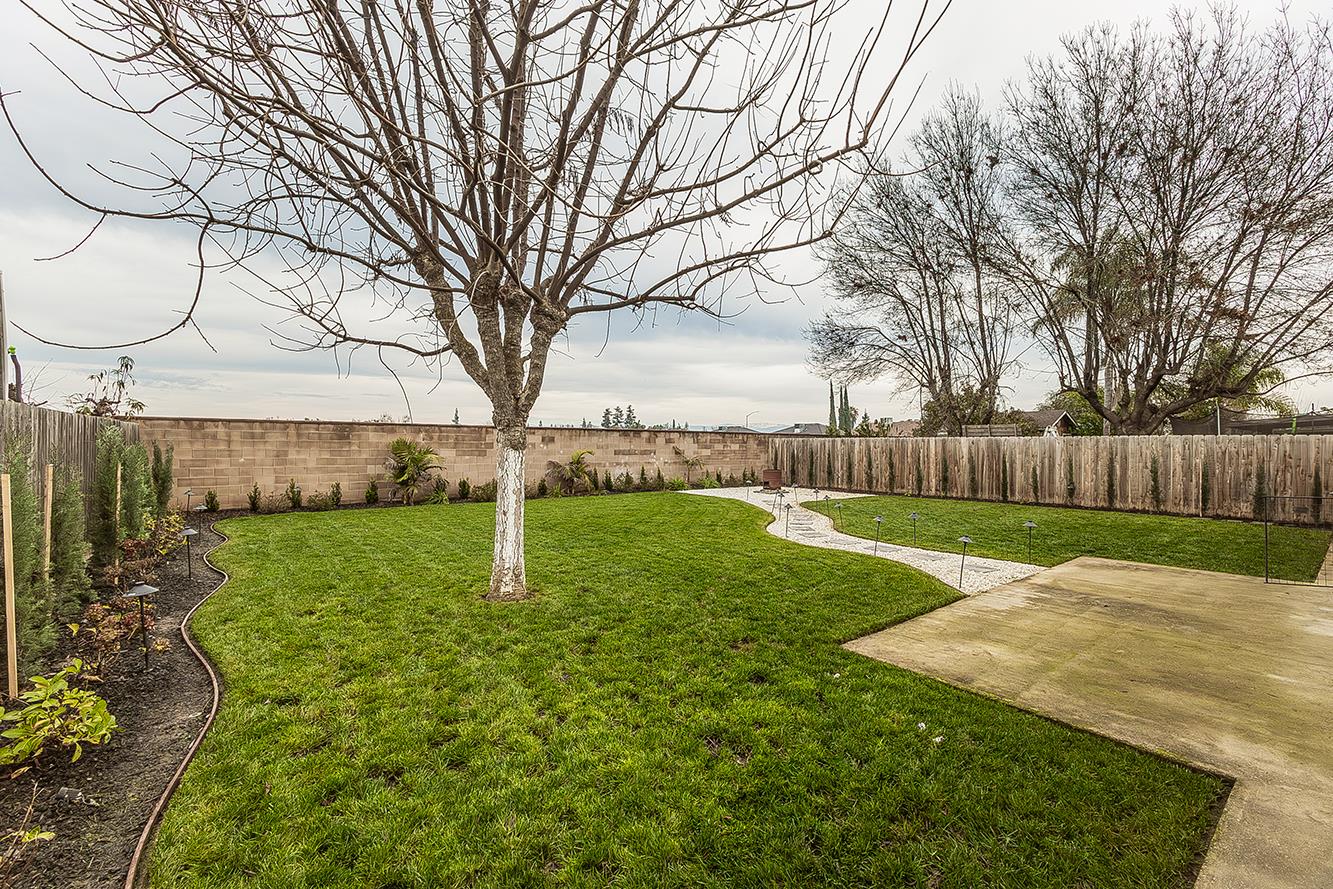 201 Exie Ln, Dinuba, CA 93618
