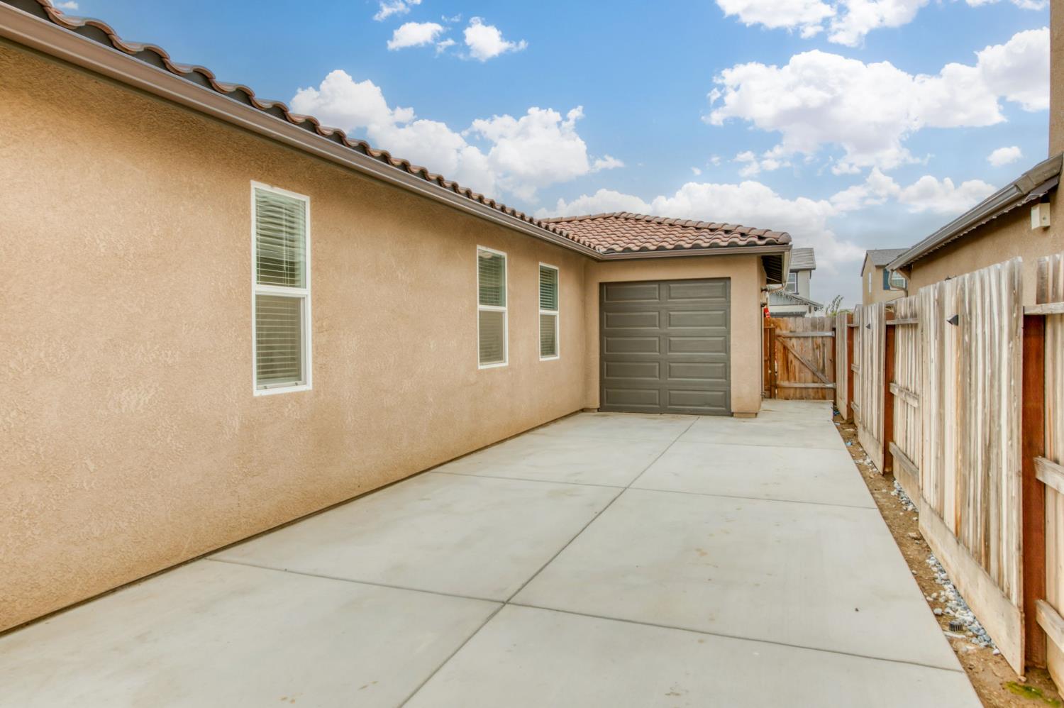 6702 E Brown Ave, Fresno, CA 93720