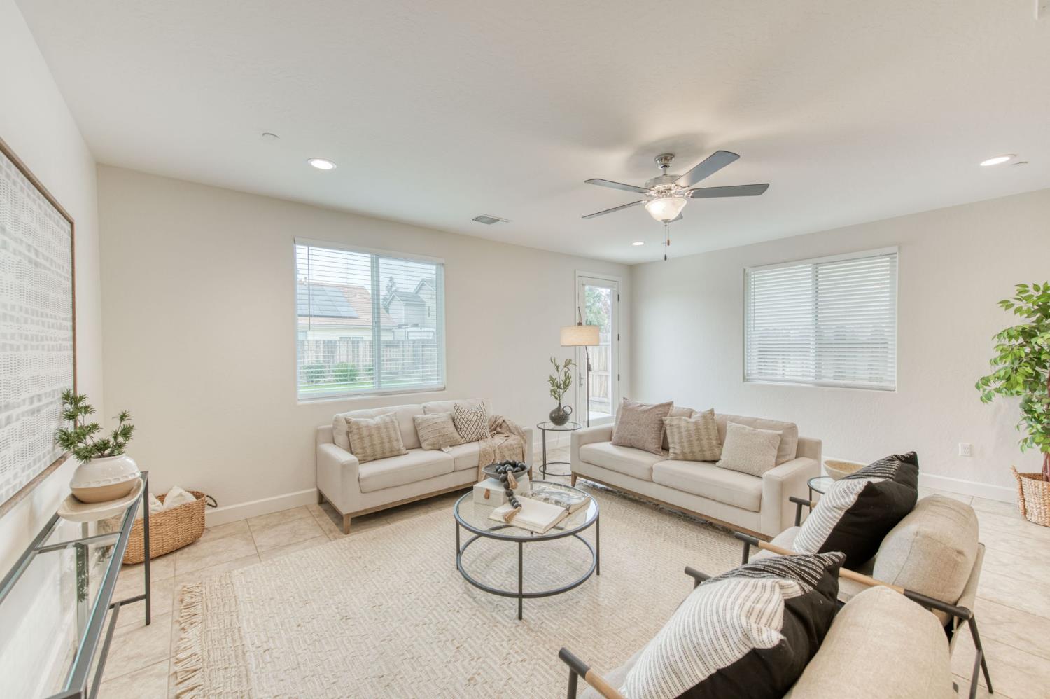 6702 E Brown Ave, Fresno, CA 93720