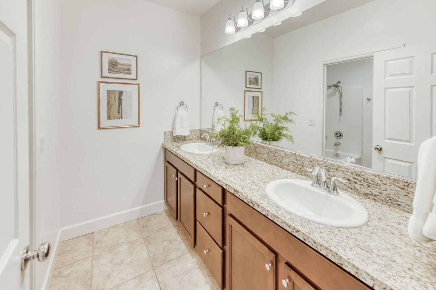 6702 E Brown Ave, Fresno, CA 93720