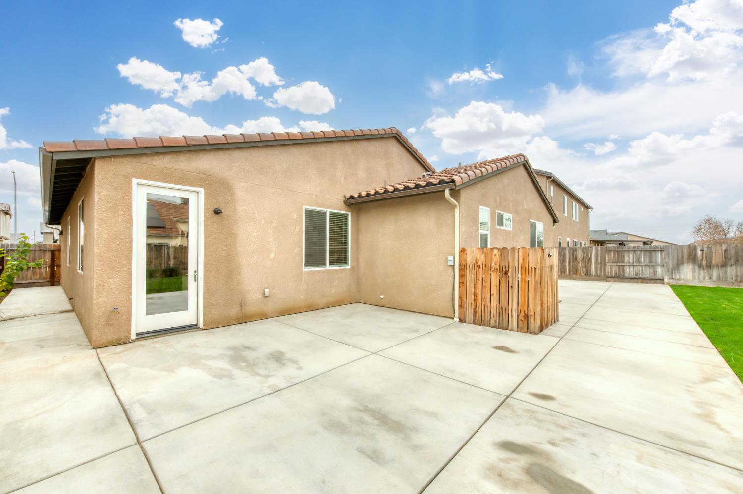 6702 E Brown Ave, Fresno, CA 93720