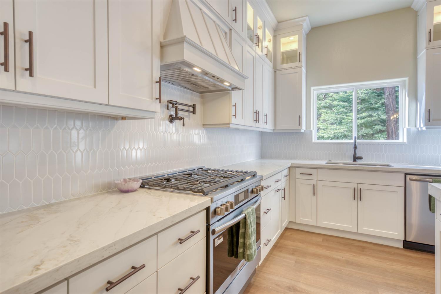 40868 Wild Iris Ln, Shaver Lake, CA 93664