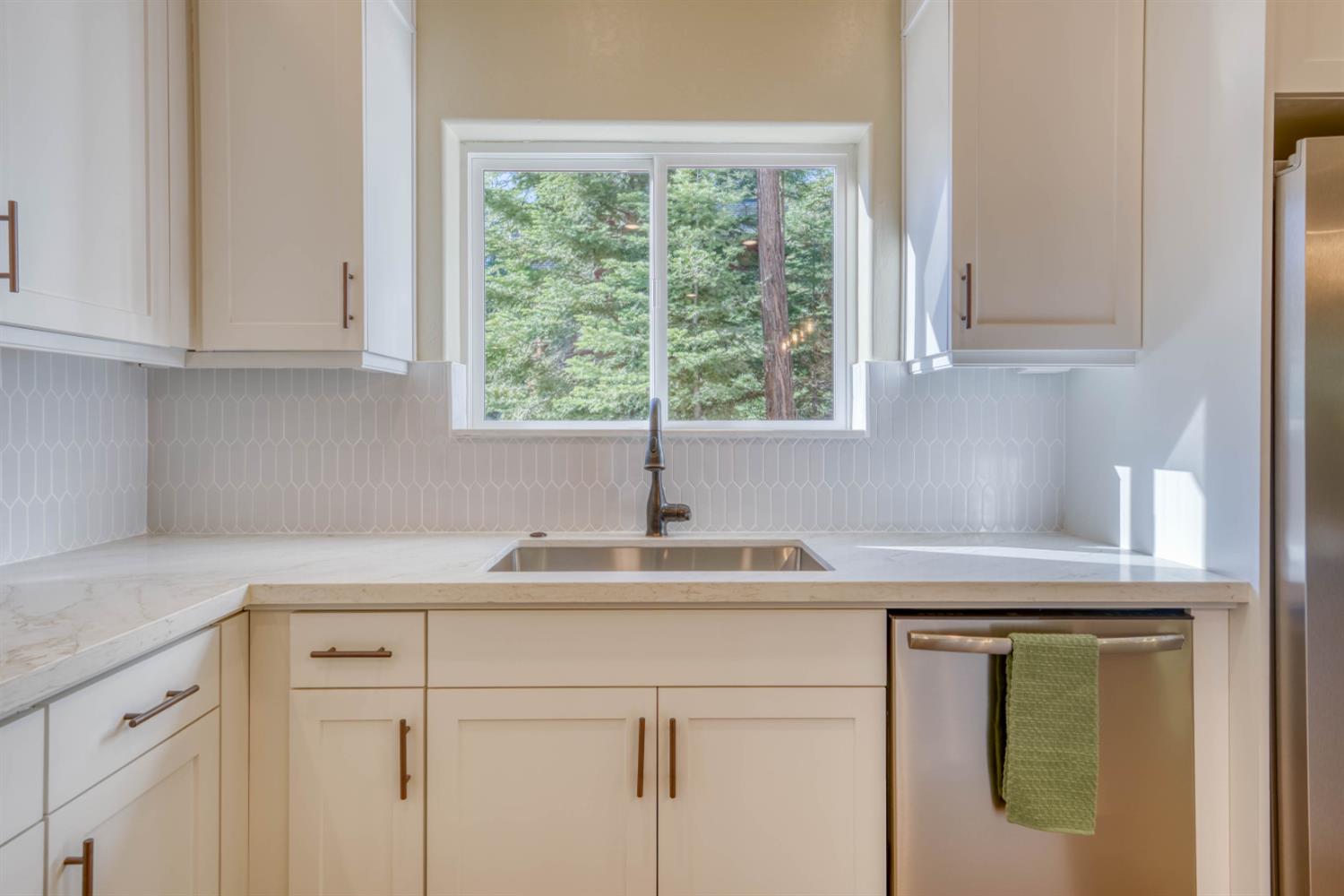 40868 Wild Iris Ln, Shaver Lake, CA 93664