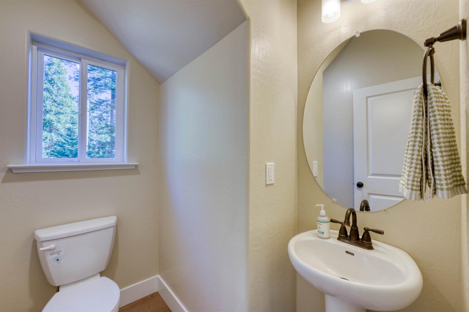 40868 Wild Iris Ln, Shaver Lake, CA 93664