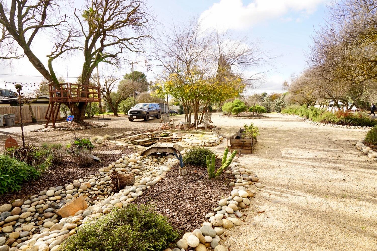 10340 Fowler Ave, Clovis, CA 93619