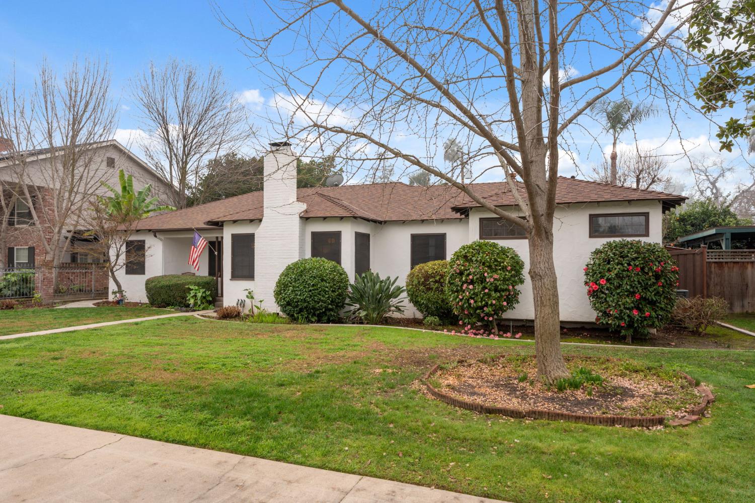 1313 W Beverly Dr, Visalia, CA 93277