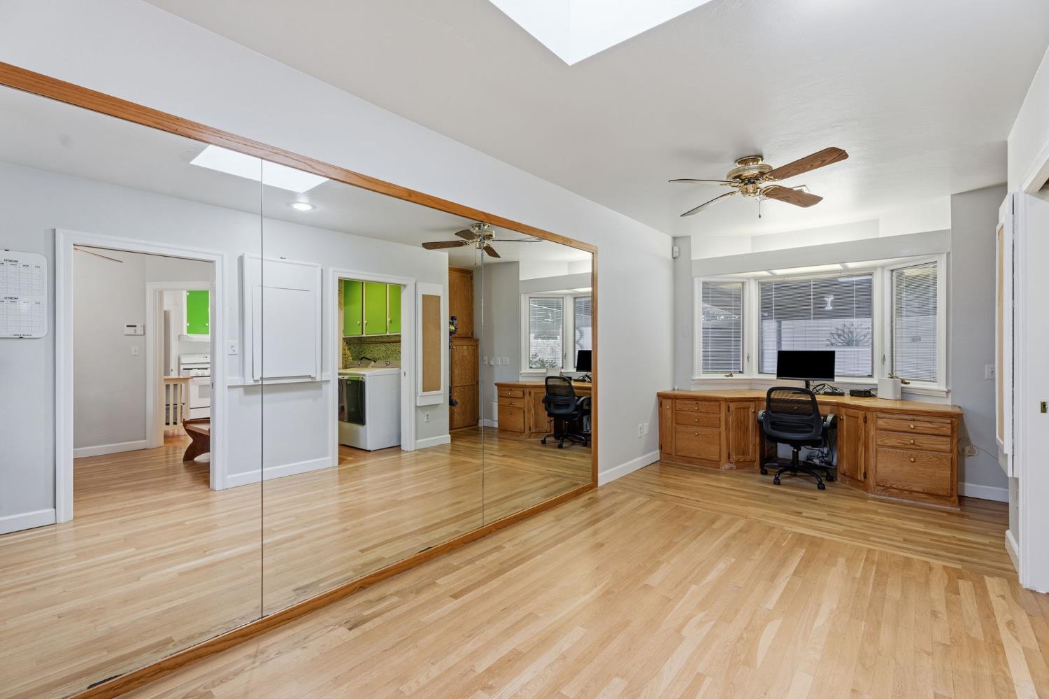 1313 W Beverly Dr, Visalia, CA 93277