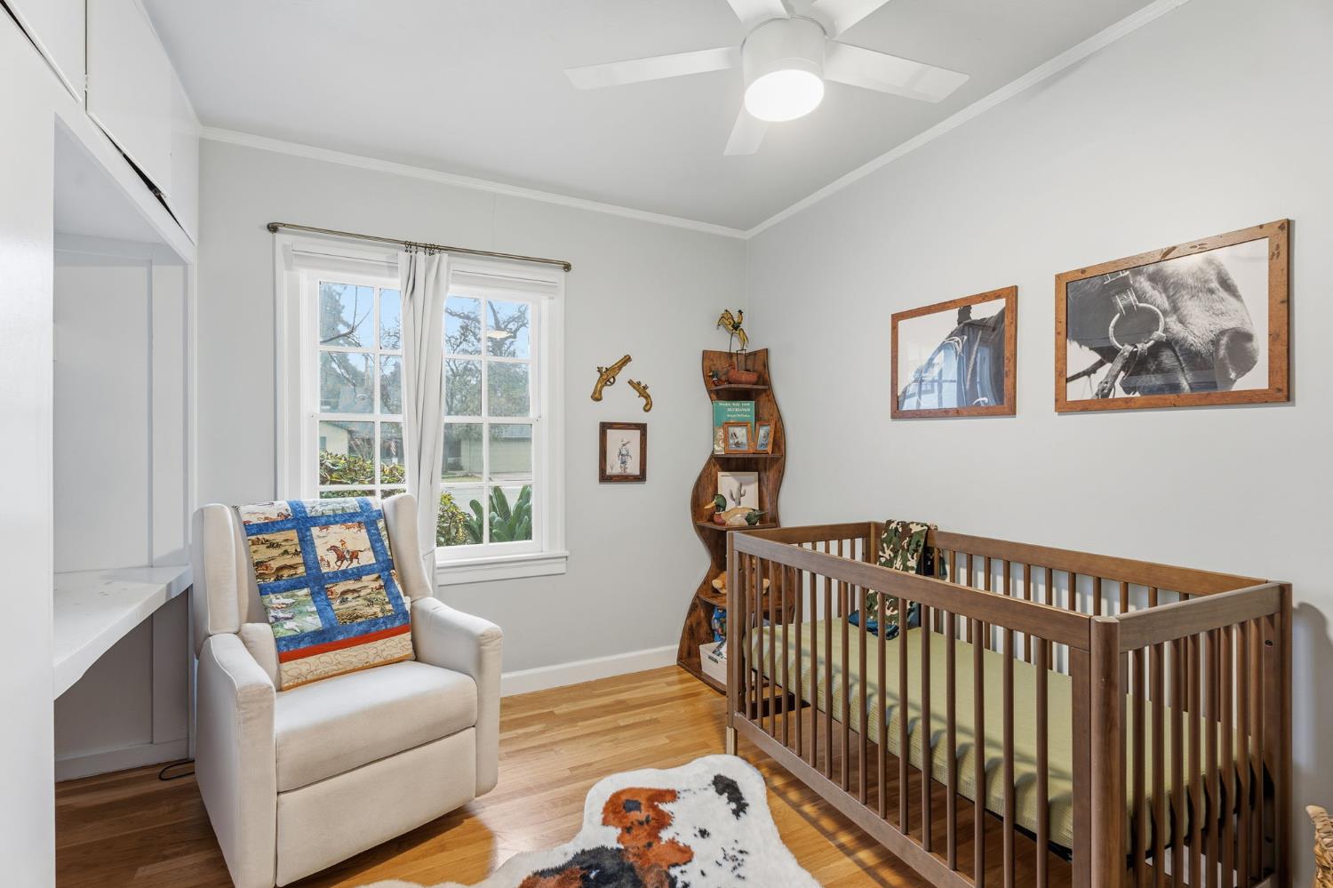 1313 W Beverly Dr, Visalia, CA 93277