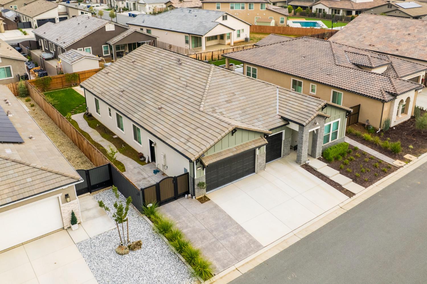 1731 N Hanson Ave, Clovis, CA 93619