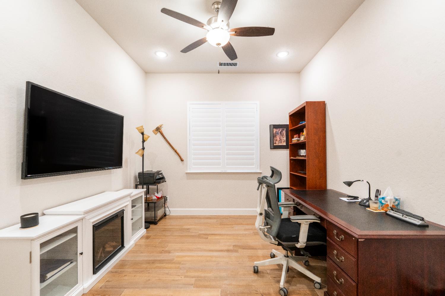 1731 N Hanson Ave, Clovis, CA 93619