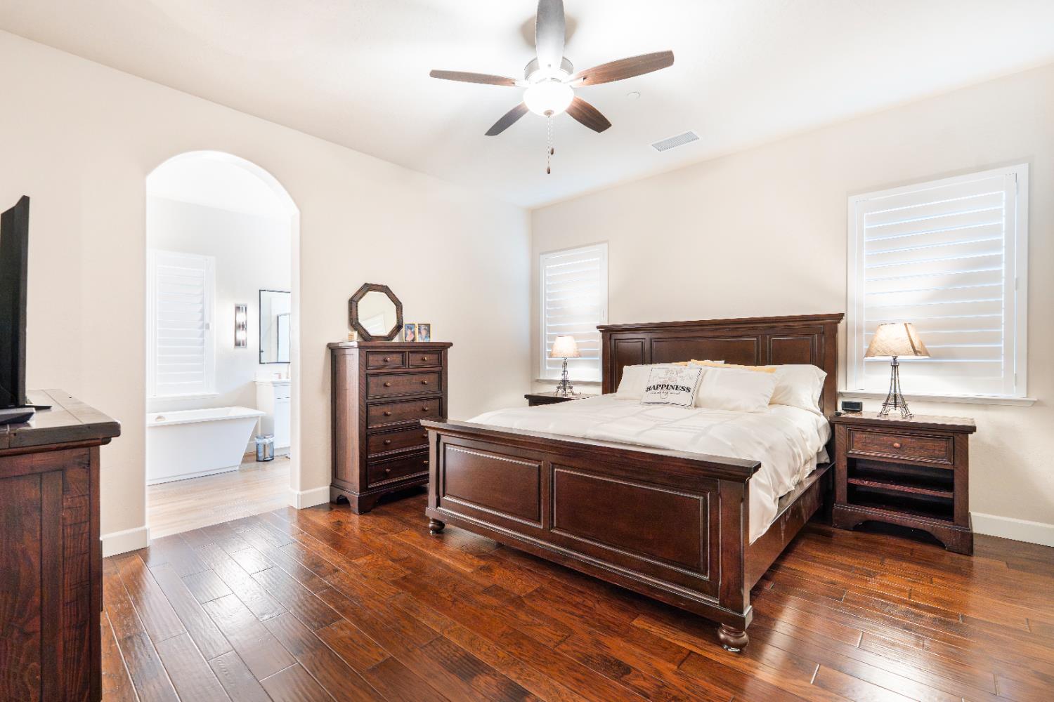 1731 N Hanson Ave, Clovis, CA 93619