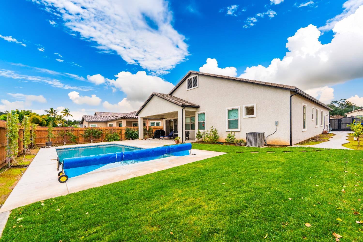 1731 N Hanson Ave, Clovis, CA 93619