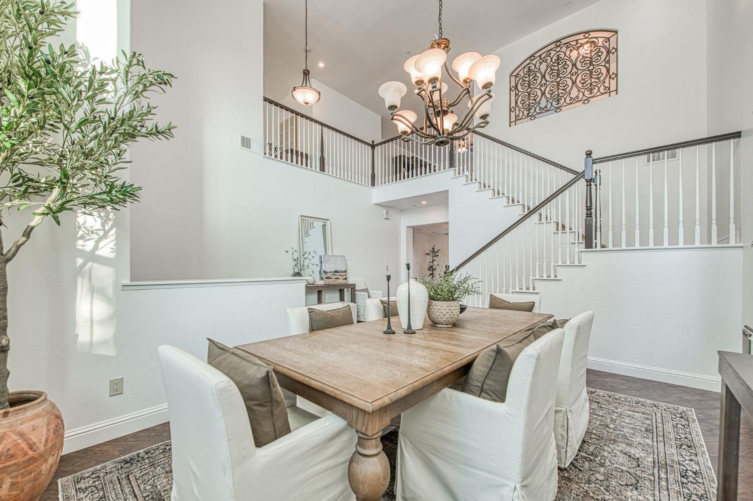 11384 N Via Montessori Dr, Fresno, CA 93730