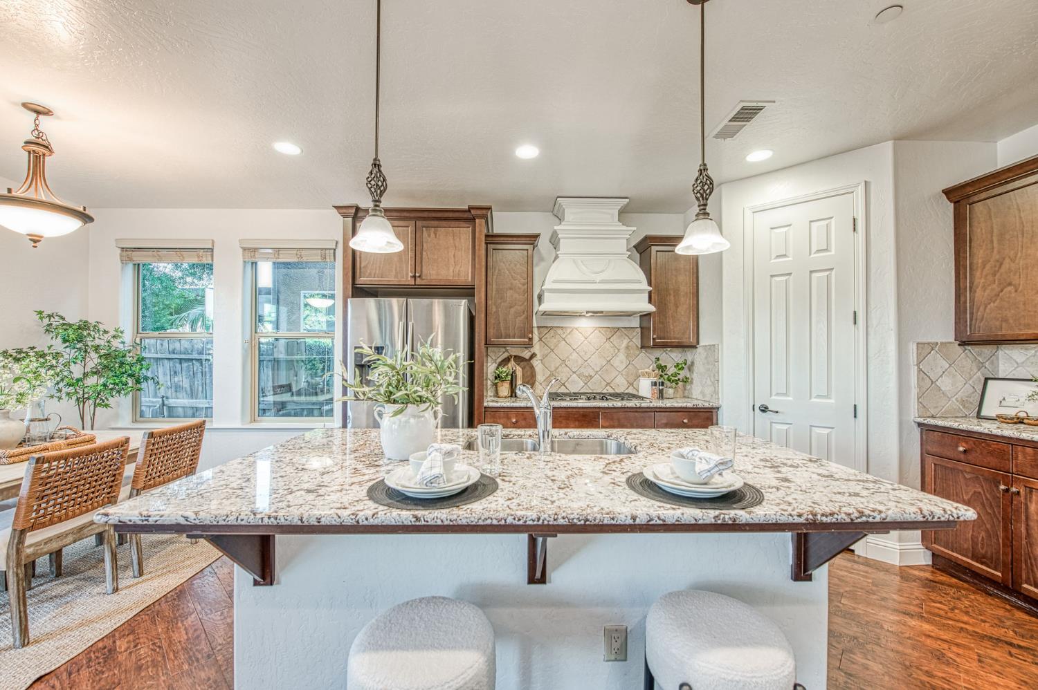 11384 N Via Montessori Dr, Fresno, CA 93730