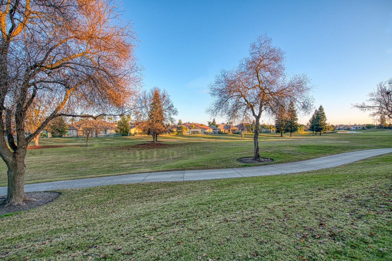 11384 N Via Montessori Dr, Fresno, CA 93730