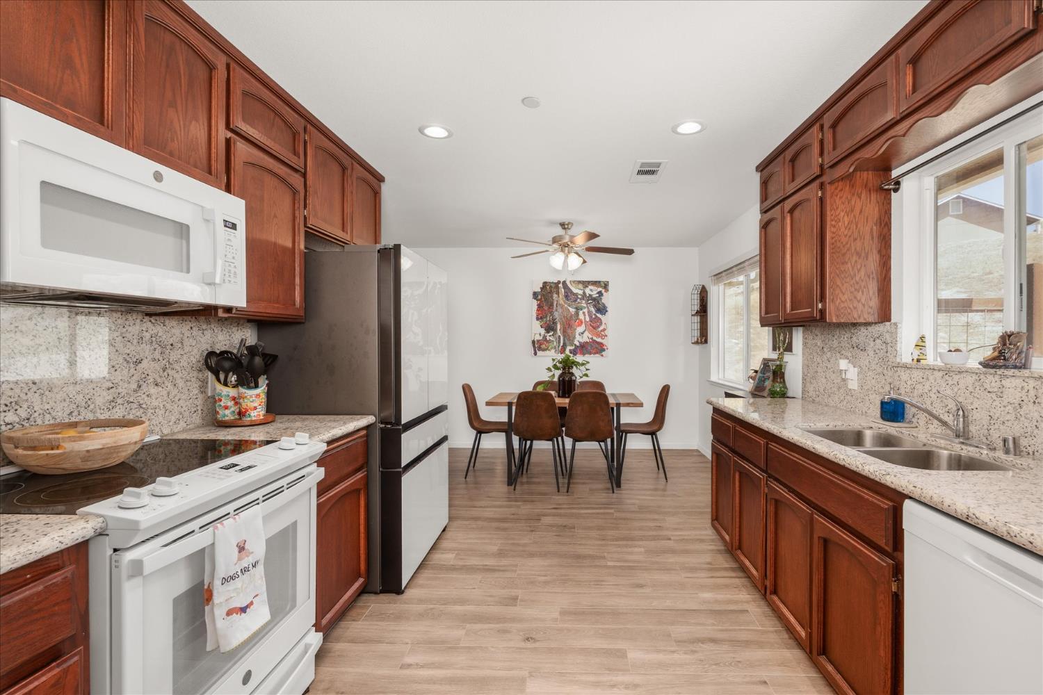 29215 Yosemite Springs Pkwy, Coarsegold, CA 93614