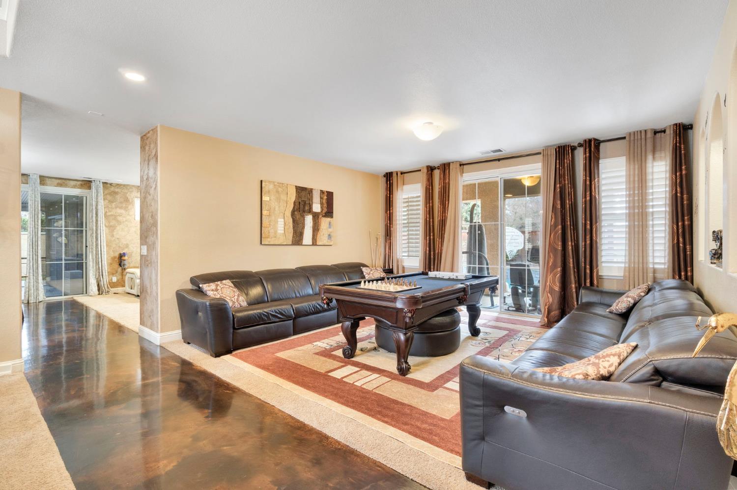 2524 E Granada Ave, Fresno, CA 93720