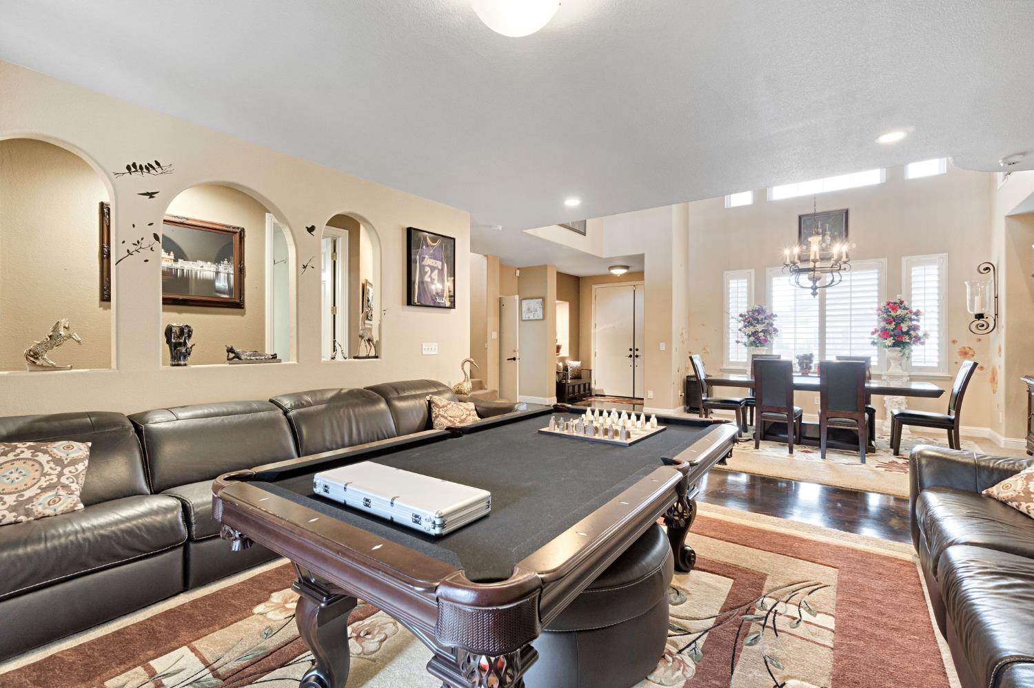 2524 E Granada Ave, Fresno, CA 93720