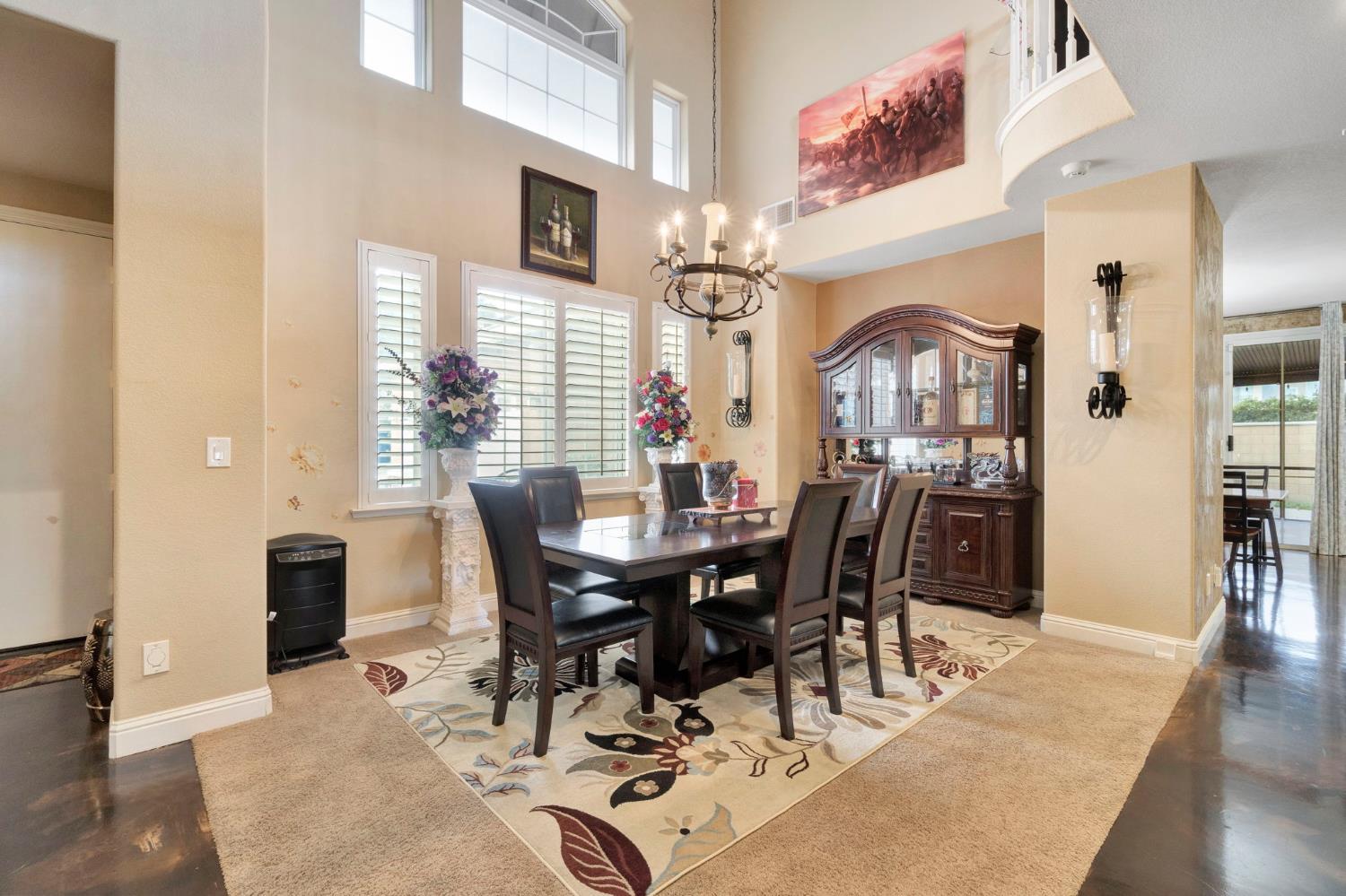 2524 E Granada Ave, Fresno, CA 93720